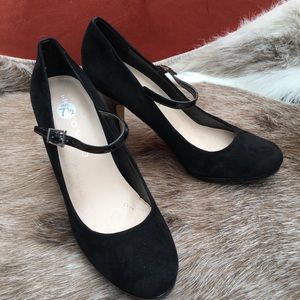 Franco Sarto suede heels